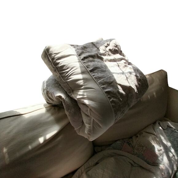 AT HOME! ECRU & CREAM HEAVY DAMASK W/CREAM INSETS LUXURY COMFORTER! QUEEN SIZE! - Picture 3 of 12